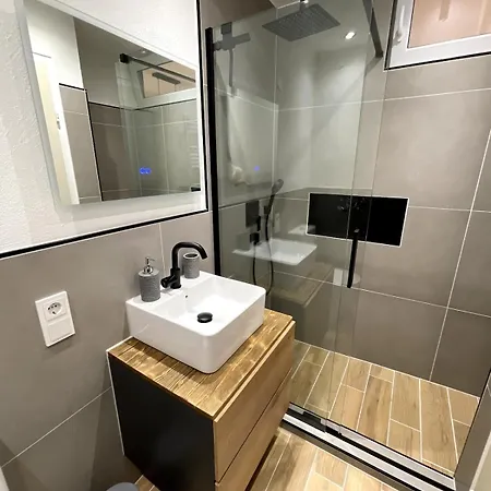 Cozy In Garmisch, Central, Mountain View Apartment